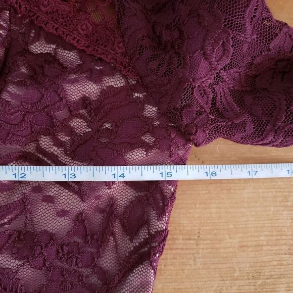Soieblu Small NWT Wine Red Lace Sheer Long Sleeve Bodycon Dress Scalloped Hem - Picture 10 of 16